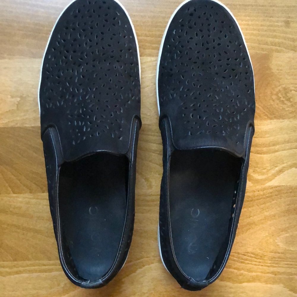 VIONIC Slip On Black Perforated Women Sneaker Size 9.5
